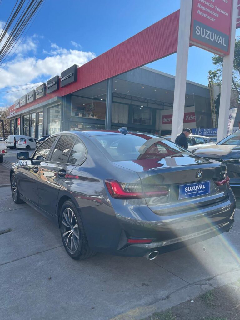 BMW  320I
