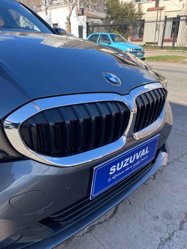 BMW  320I