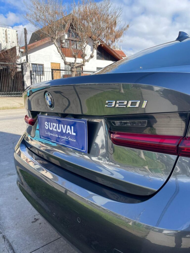 BMW  320I